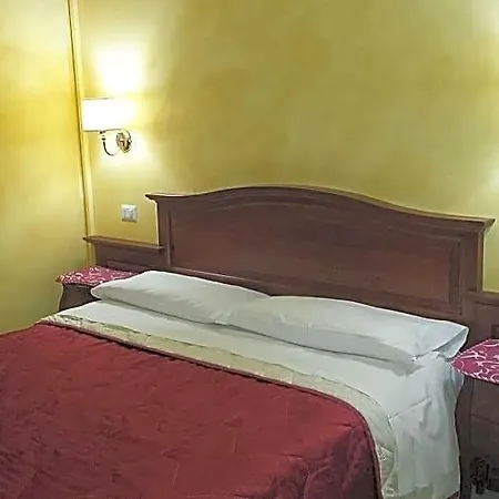 Pitagora فندق 3*
