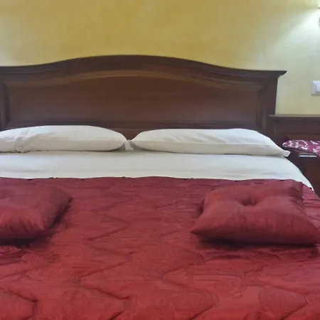 فندق Pitagora 3*
